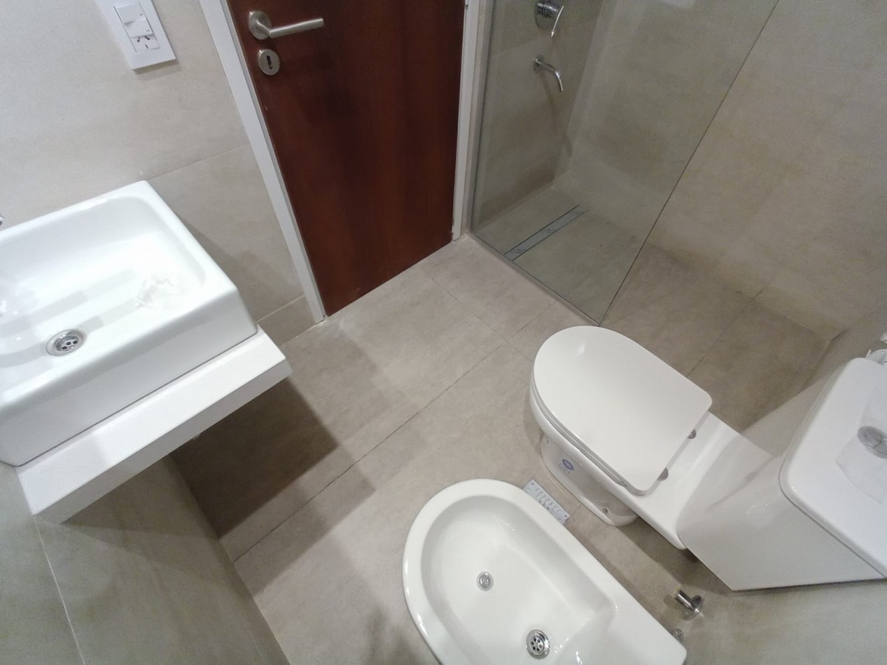 Se VENDE PH en Uriarte 300