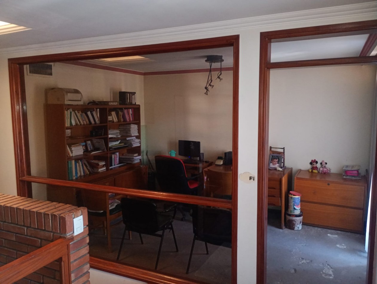 Se VENDE casa en Alberdi Larrechea 450