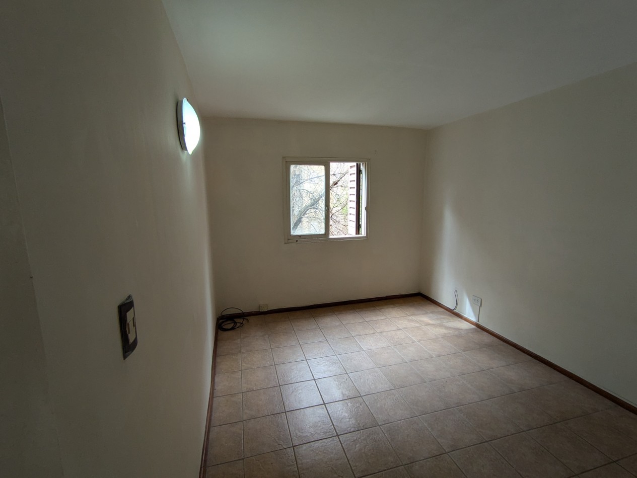 Se ALQUILA departamento en Ov Lagos 2861