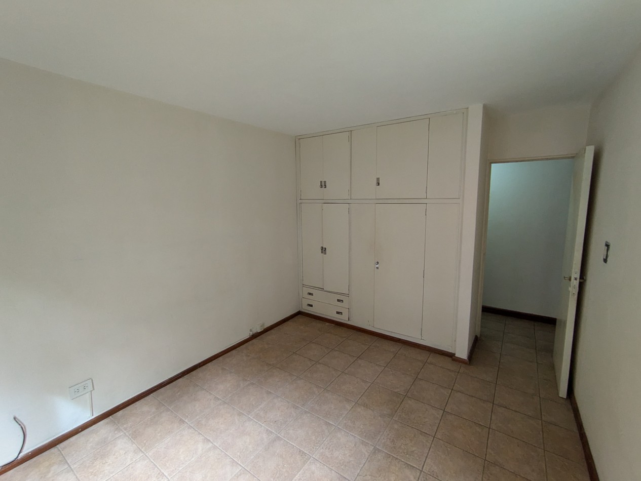 Se ALQUILA departamento en Ov Lagos 2861