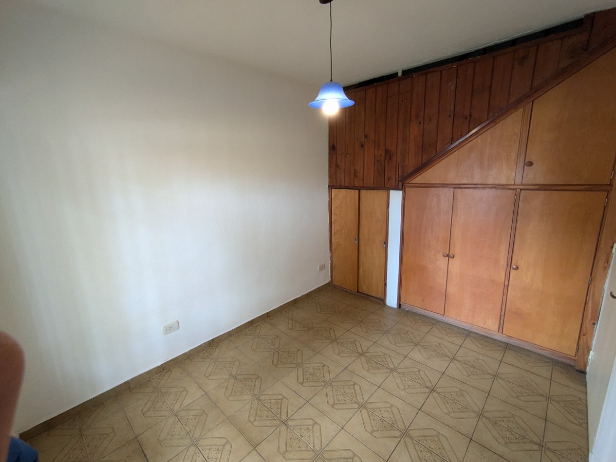 Se ALQUILA casa en Alberdi. Darragueira 1080