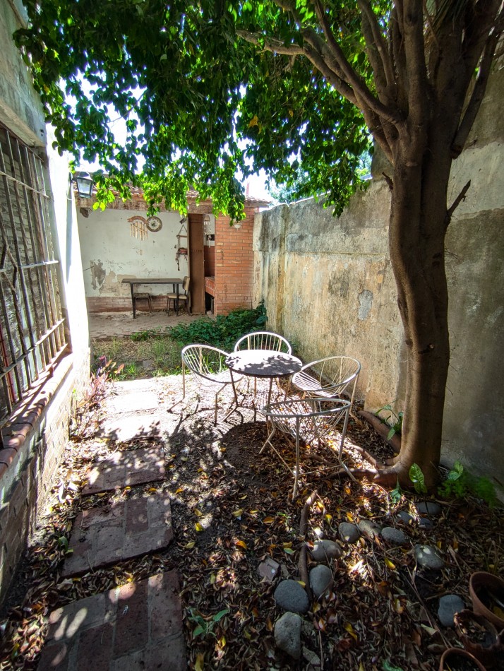Se vende casa en Darragueira 1715 a RECICLAR 