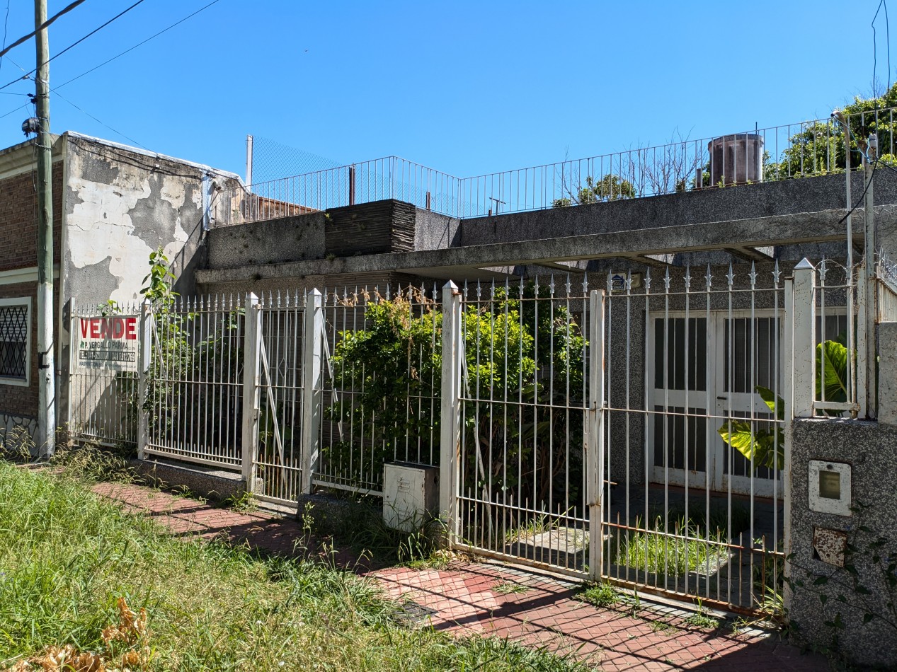 Se vende casa en Darragueira 1715 a RECICLAR 