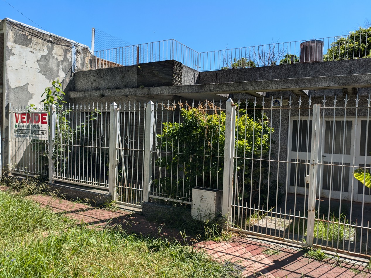 Se vende casa en Darragueira 1715 a RECICLAR 