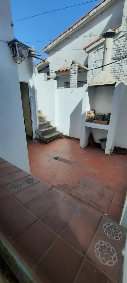 Se VENDE casa en Agrelo 1189