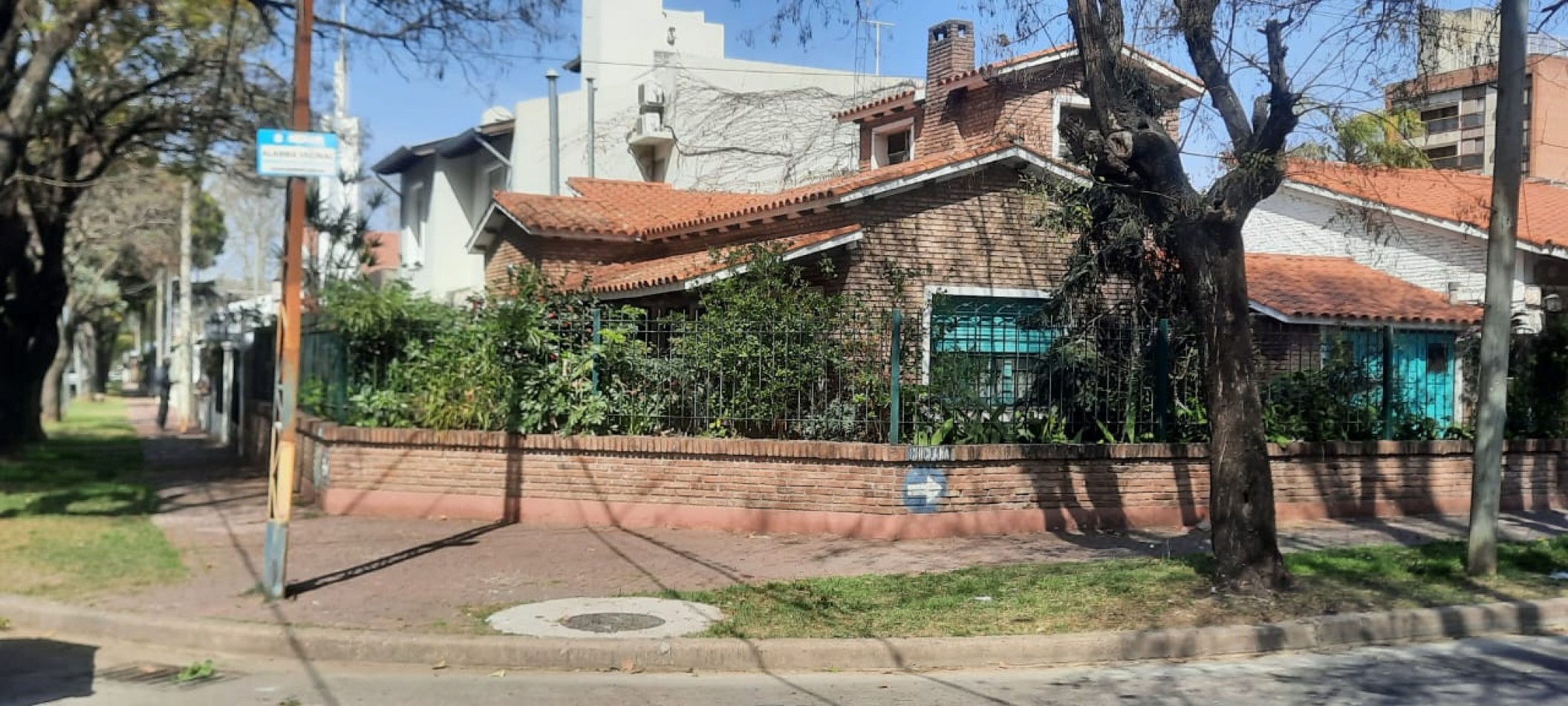 Se VENDE casa en Agrelo 1189