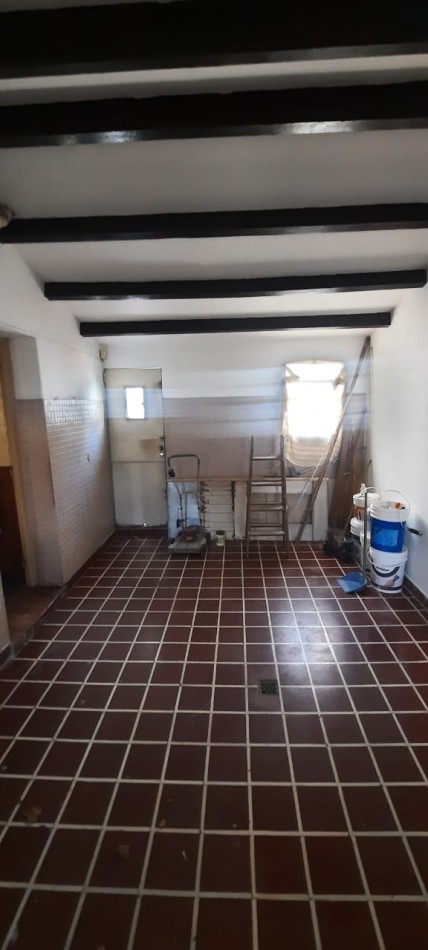 Se VENDE casa en Agrelo 1189