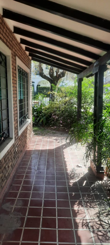 Se VENDE casa en Agrelo 1189