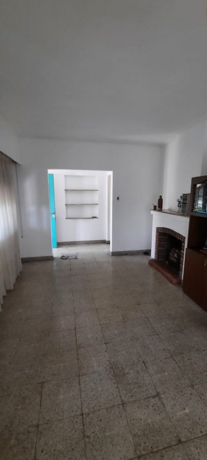 Se VENDE casa en Agrelo 1189