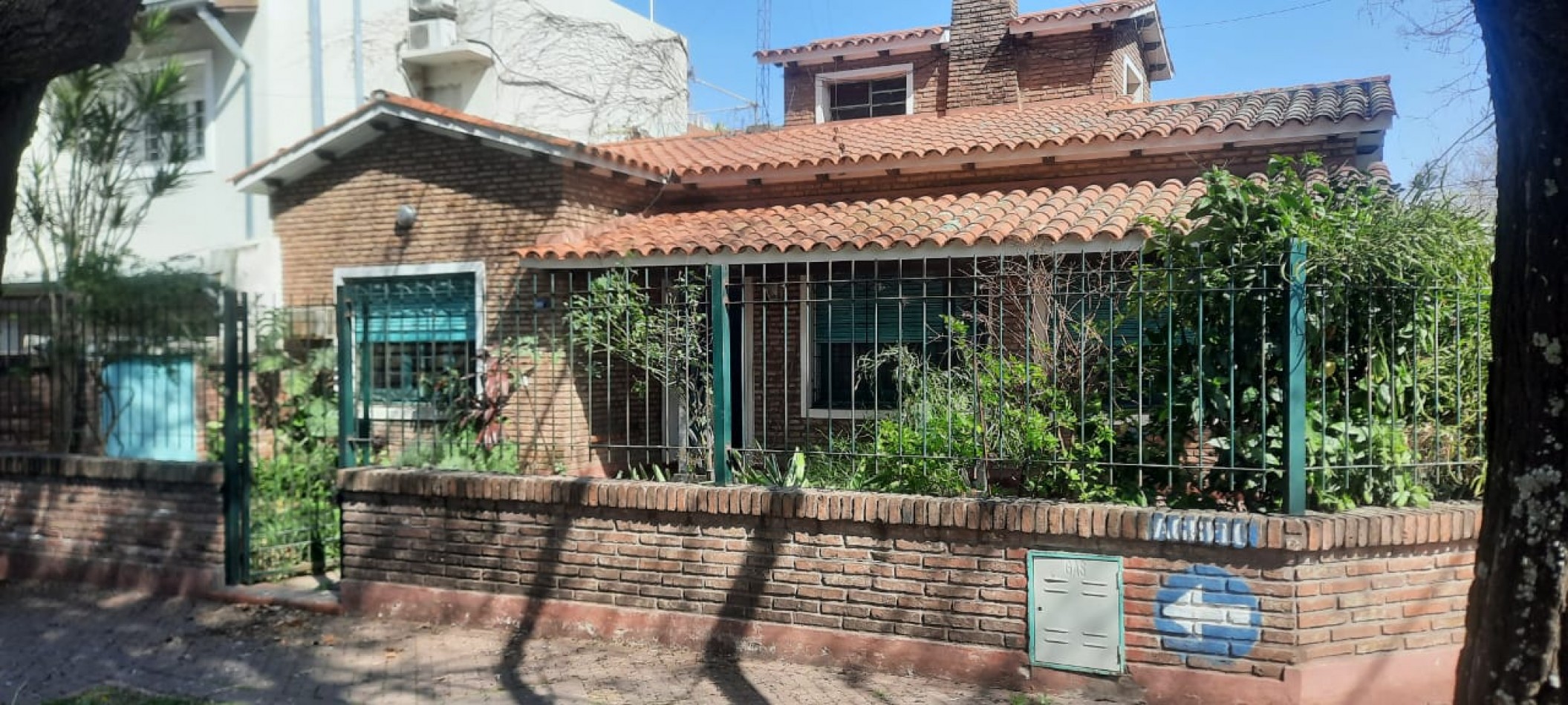 Se VENDE casa en Agrelo 1189