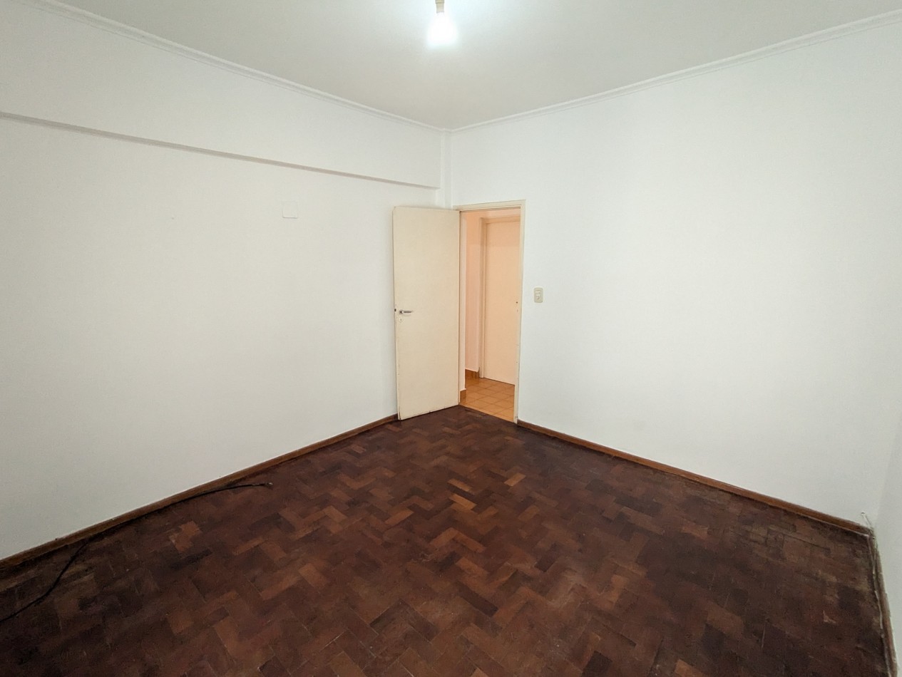 Se ALQUILA propiedad en Zeballos 162