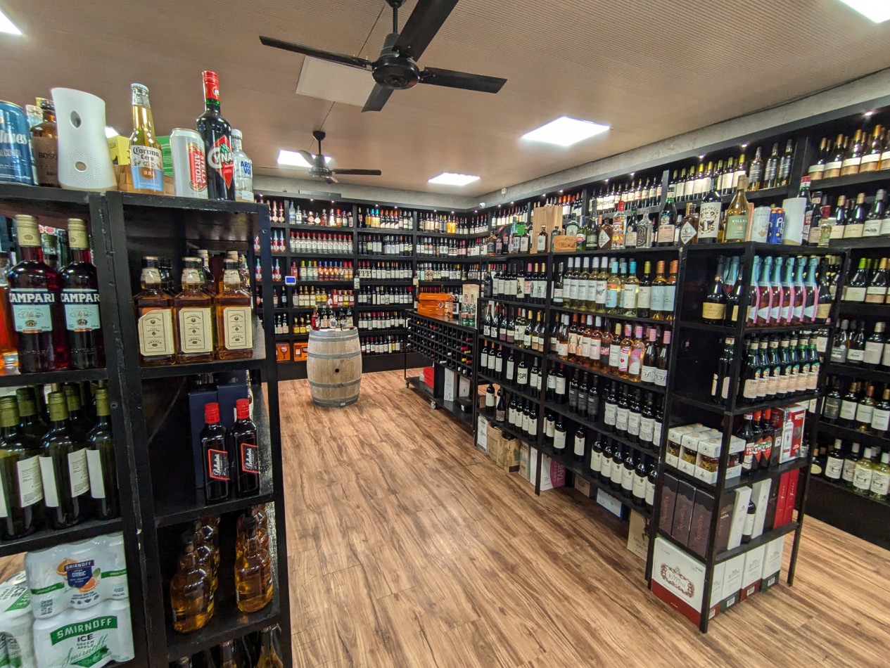 Se ALQUILA Local Comercial en Schweitzer 