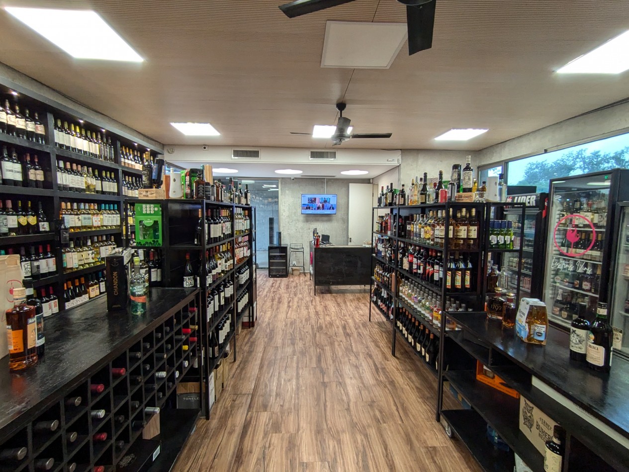 Se ALQUILA Local Comercial en Schweitzer 