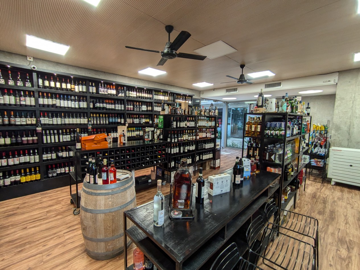 Se ALQUILA Local Comercial en Schweitzer 
