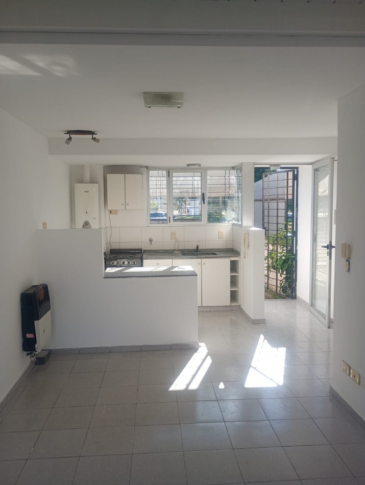 Se ALQUILA casa en la florida 