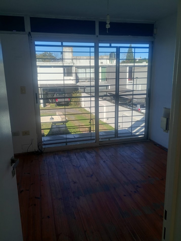 Se ALQUILA casa en la florida 