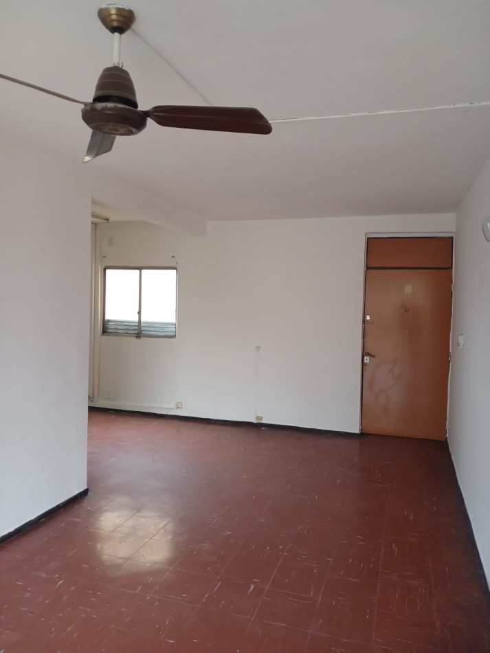 Se ALQUILA departamento en Rucci