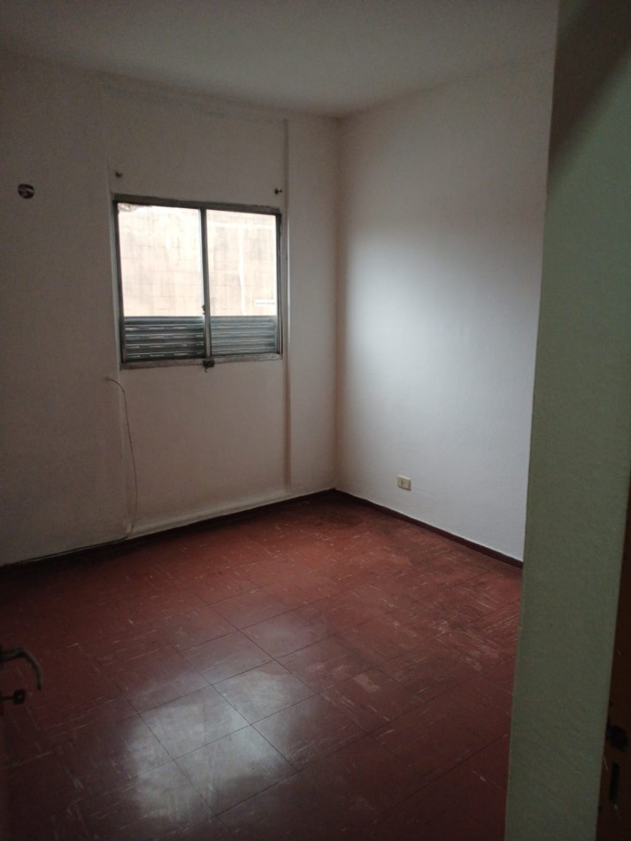 Se ALQUILA departamento en Rucci