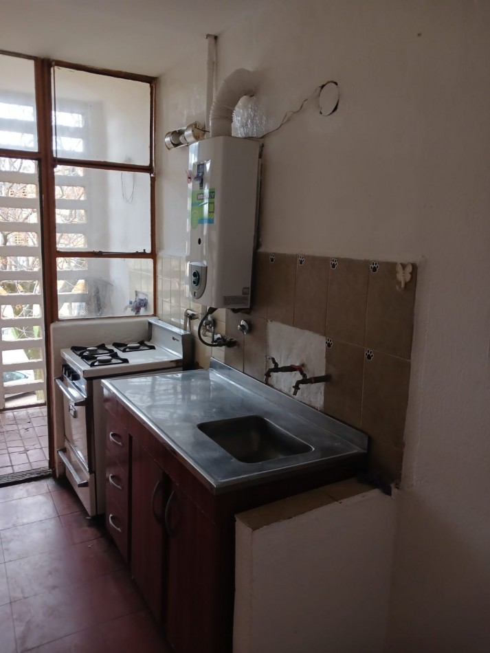 Se ALQUILA departamento en Rucci