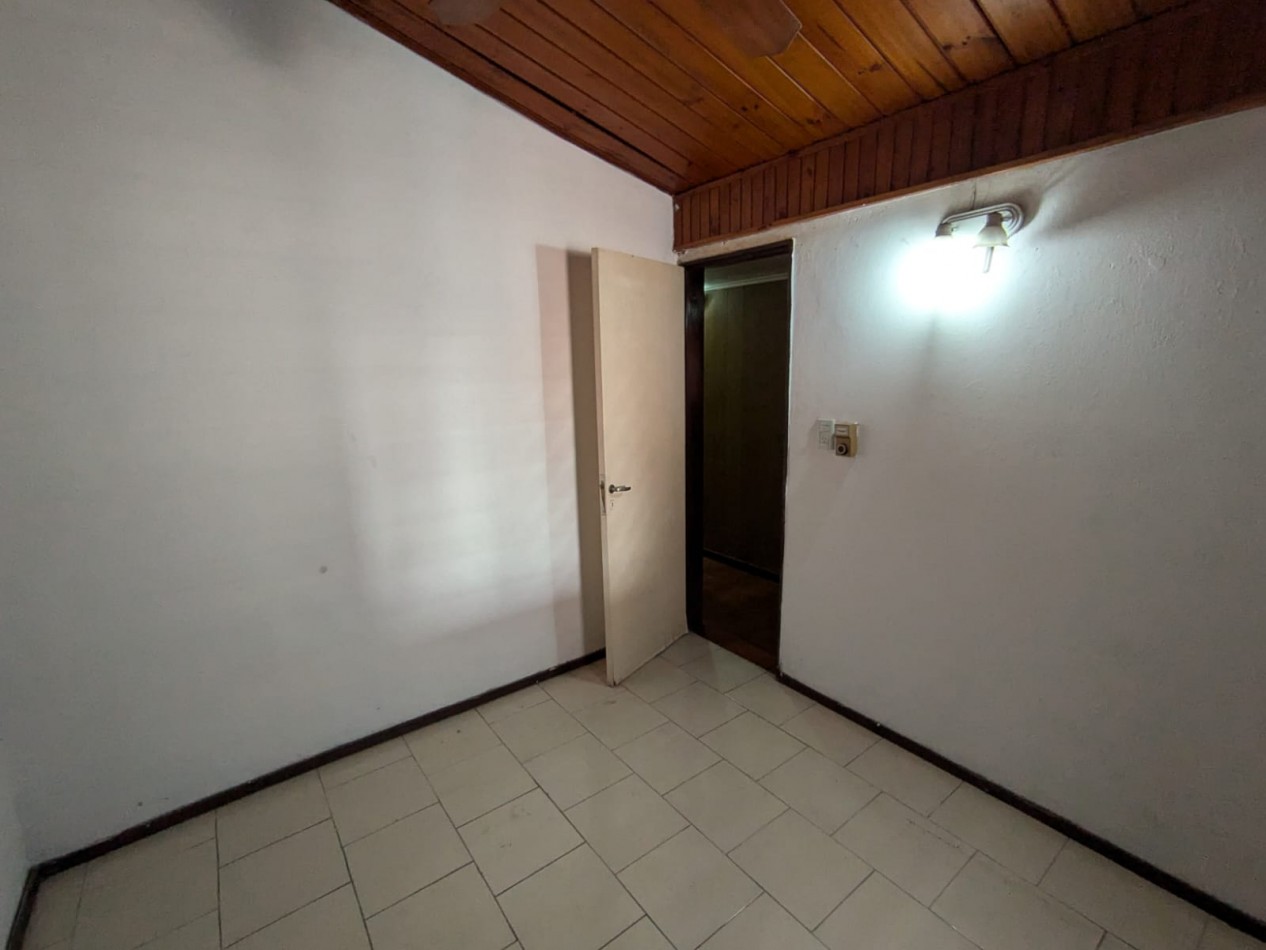 Se ALQUILA casa en Cristaleria 