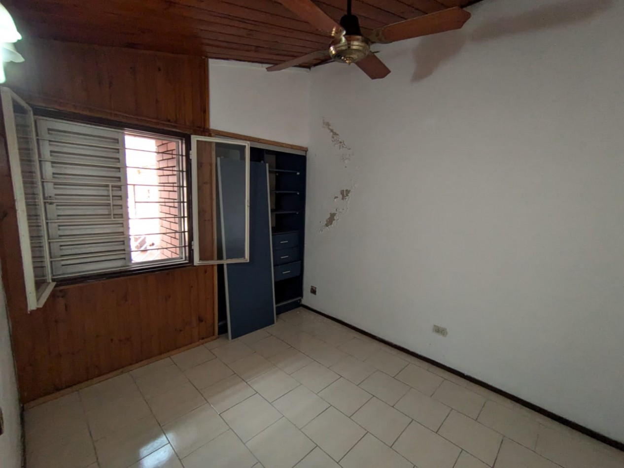 Se ALQUILA casa en Cristaleria 