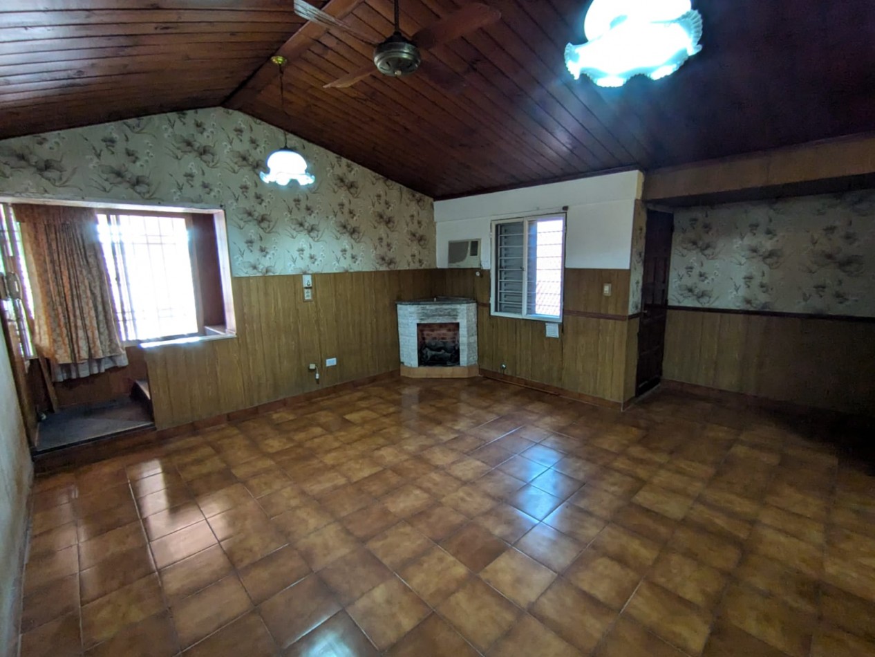 Se ALQUILA casa en Cristaleria 