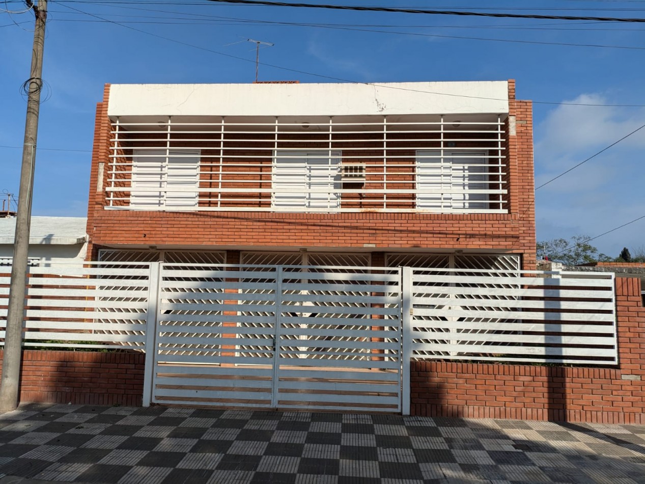 Se ALQUILA casa en Cristaleria 