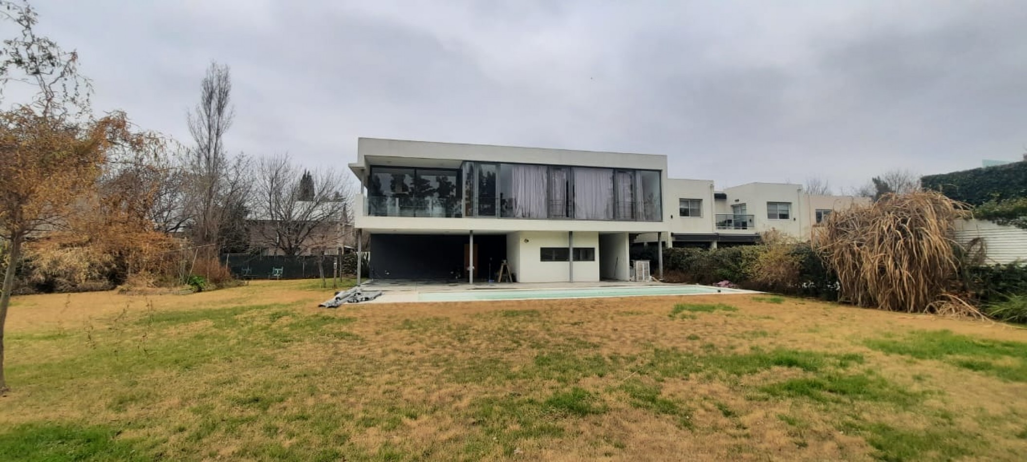 Se ALQUILA casa en barrio Aldea
