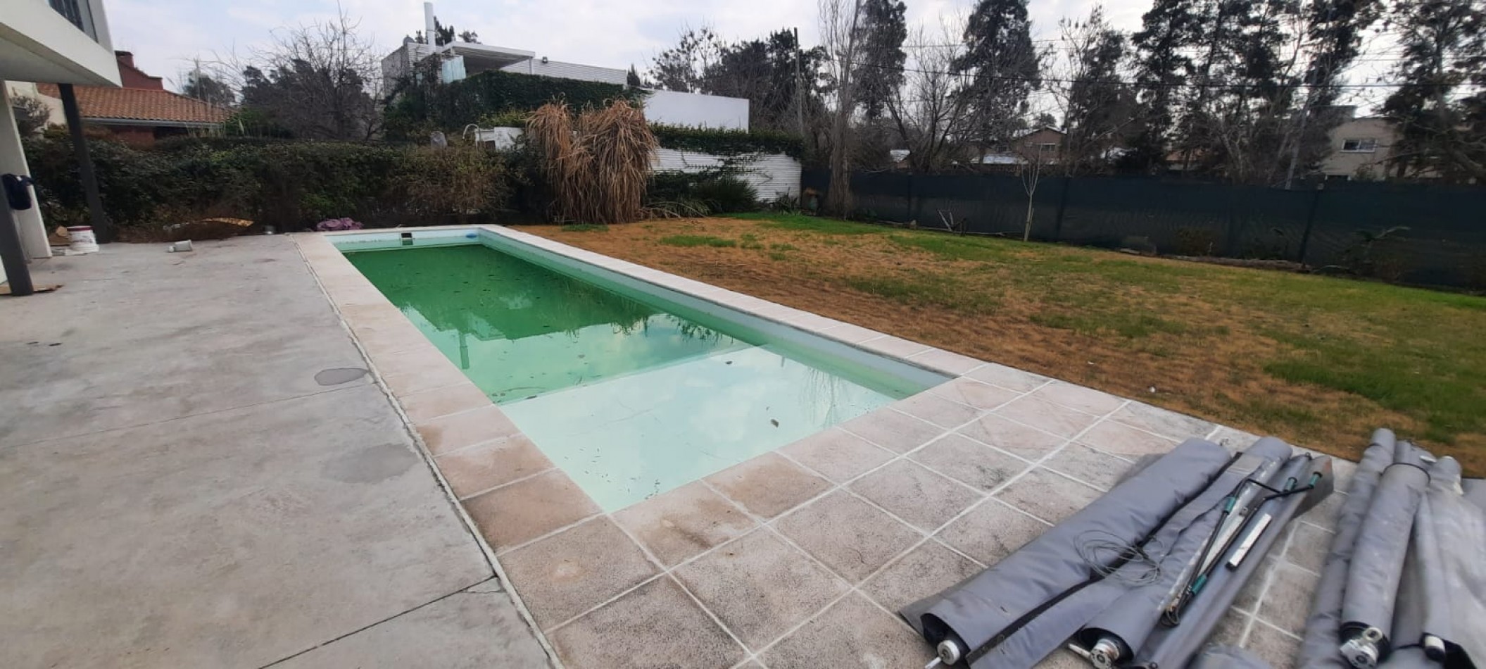 Se ALQUILA casa en barrio Aldea