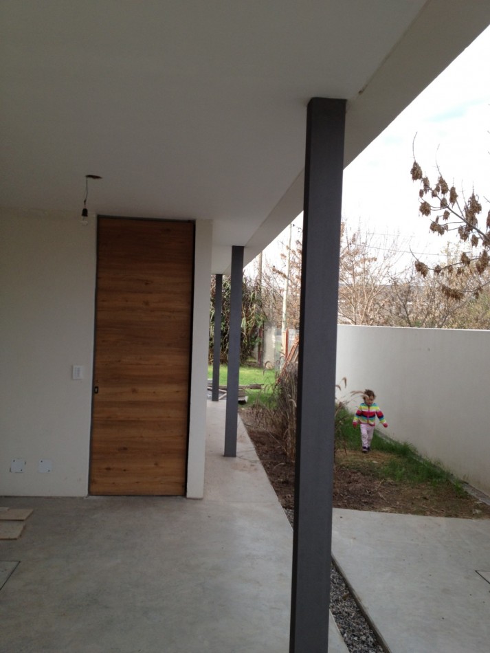 Se ALQUILA casa en barrio Aldea