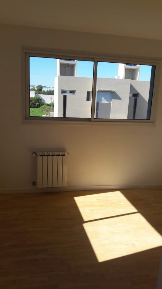 Se VENDE casa espectacular en Fisherton 