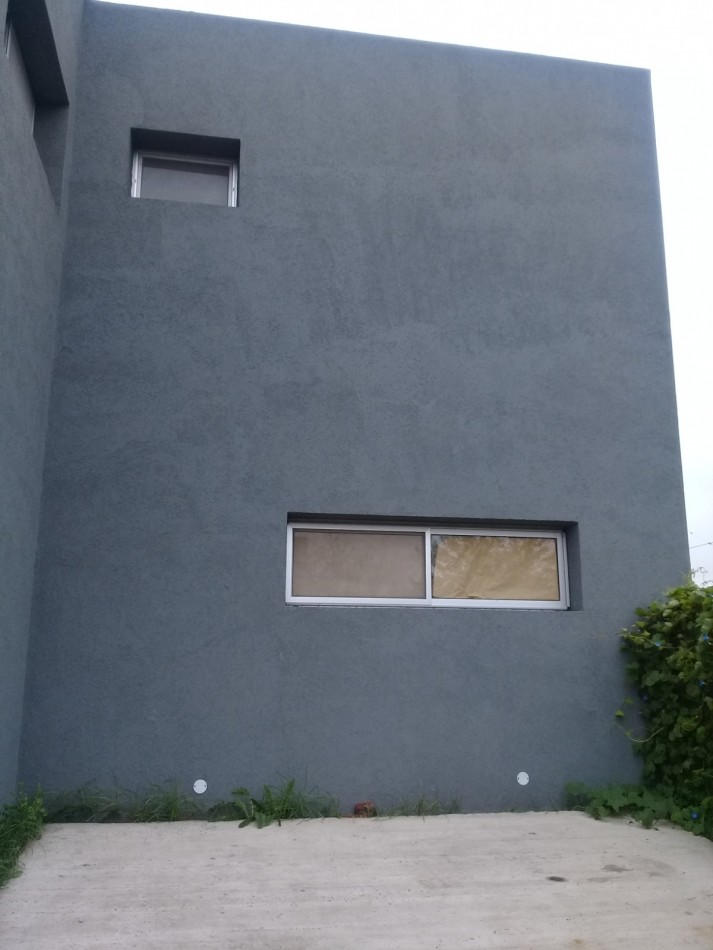 Se VENDE casa espectacular en Fisherton 