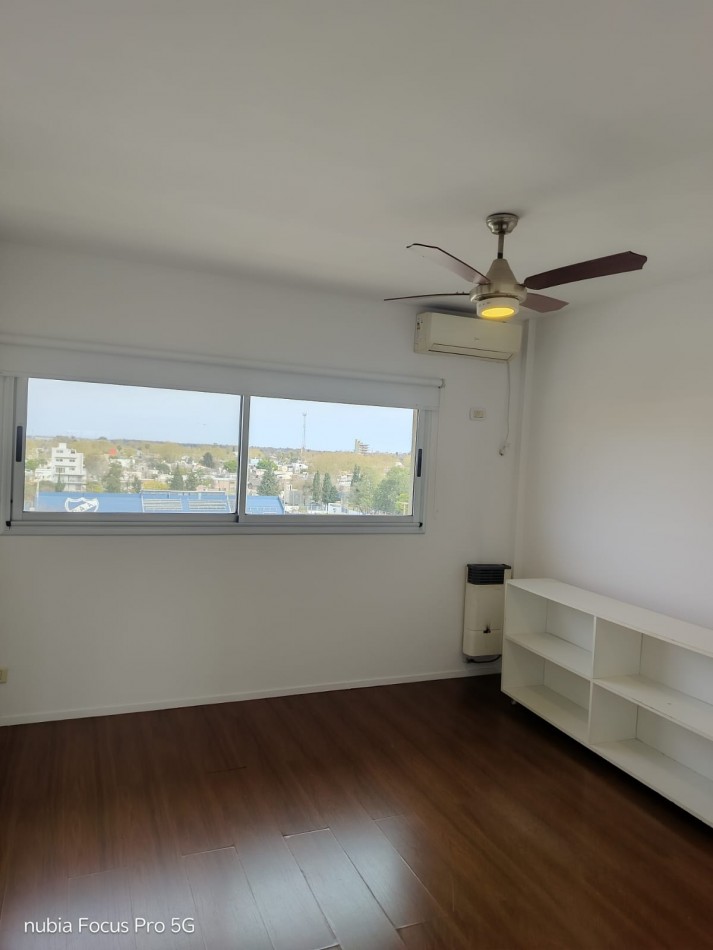 Se ALQUILA departamento en Alberdi 