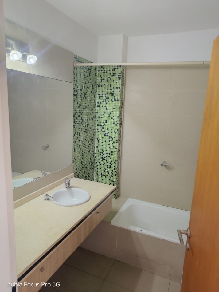 Se ALQUILA departamento en Alberdi 
