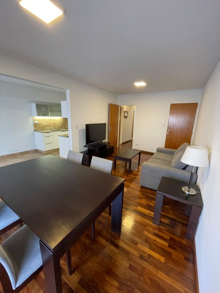 Se ALQUILA espectacular departamento en Pichincha 