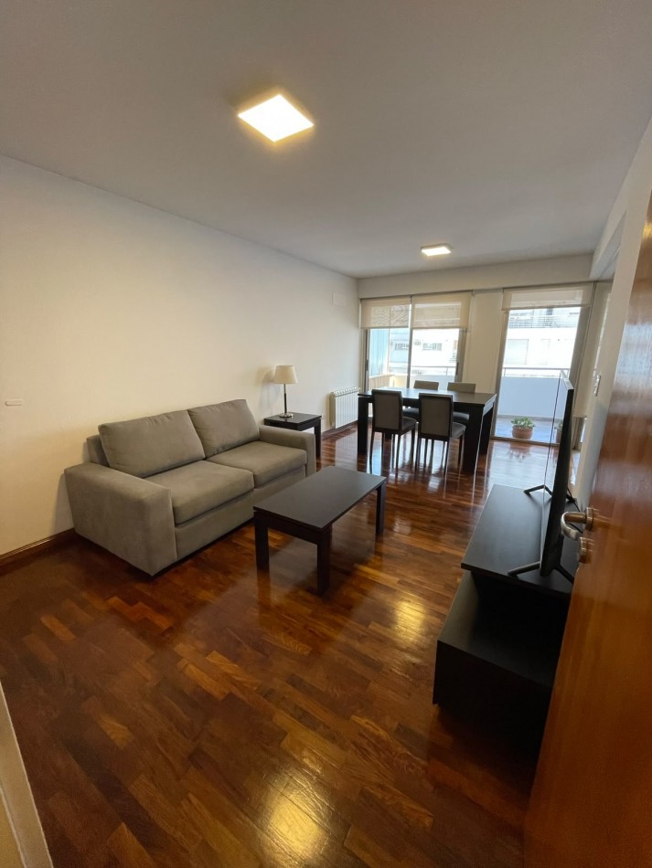Se ALQUILA espectacular departamento en Pichincha 
