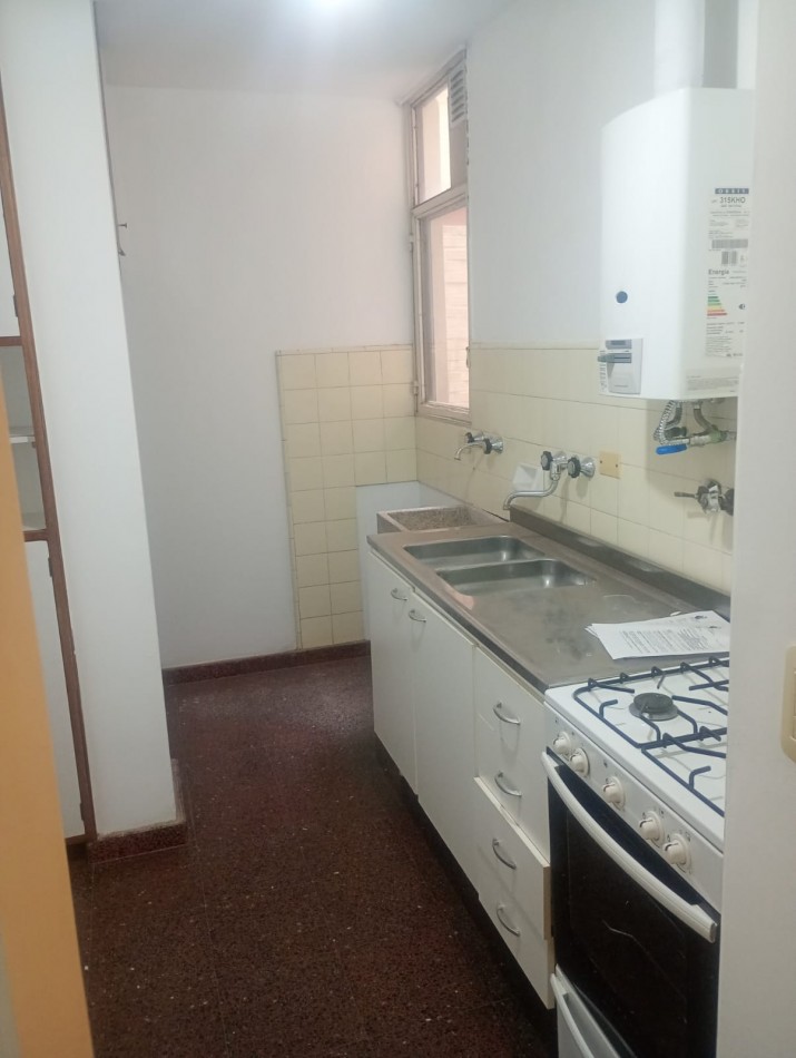 Se ALQUILA departamento en Brown 2157
