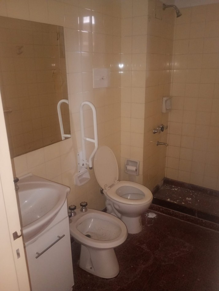 Se ALQUILA departamento en Brown 2157