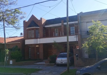 Se VENDE casa en Alberdi Larrechea 450