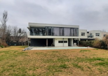 Se ALQUILA casa en barrio Aldea