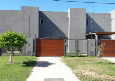 Se VENDE casa espectacular en Fisherton 